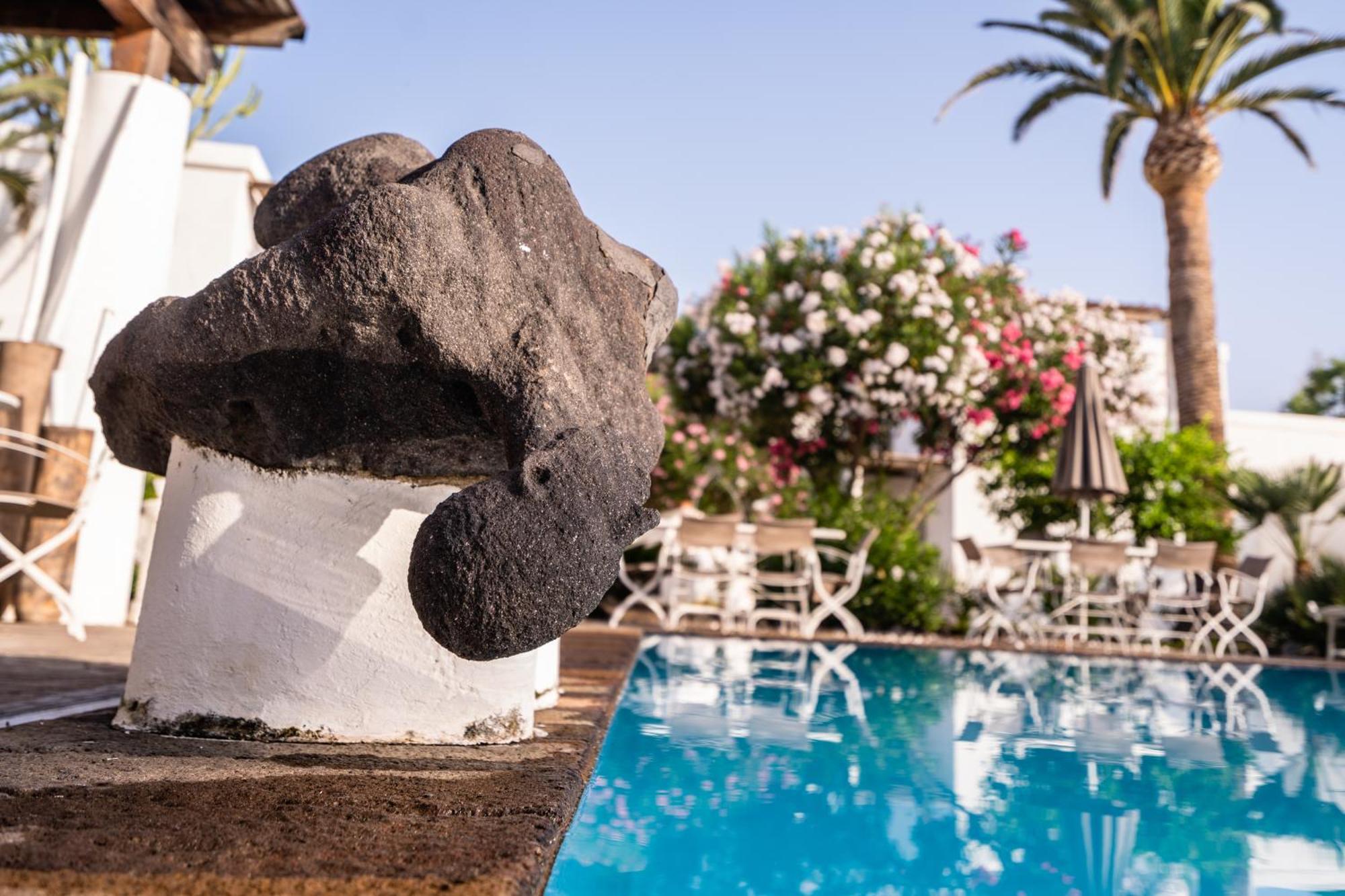 La Sciara Resort Hotel Stromboli Bagian luar foto